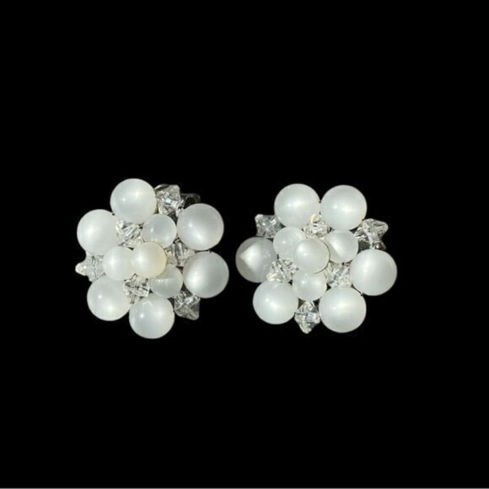 Vintage White Moonstone Bead Crystal Accent silver tone clip on earrings Jewelry